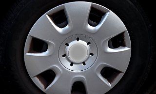 Der Reifen rollte über die Straße. - (Symbolbild): Pixabay