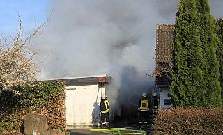 Die Rauchsäule in Eichholz war am Freitagabend kilometerweit zu sehen. - Madita Schellenberg