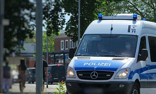 Die Polizei hat eine erste Täterbeschreibung veröffentlicht - es handelte sich mutmaßlich um junge Männer im Alter von etwa 18 Jahren. - Unsplash (Symbolbild)