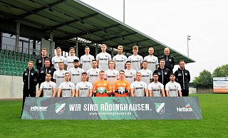 Rödinghausen, die Zweite: Das Team von Trainer Björn Hollenberg startet mit einem Derby gegen den SC Herford in die Westfalenliga-Saison. - Joel Beinke