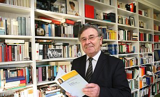 Manfred Ragati war ein Büchernarr und kulturell umfassend interessiert. - Frank-Michael Kiel-Steinkamp