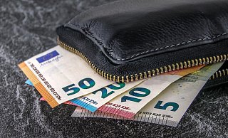 Einer 85-jährigen Spengerin ist beim Einkaufen im Aldi das Portemonnaie gestohlen worden. - Symbolbild Pixabay