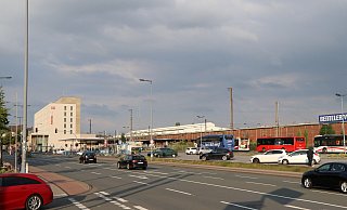 In dem Bereich rechts entlang der Bahngleise an der Bahnhofstraße soll der Paderborner Mobilitätshub gebaut werden. - Holger Kosbab