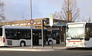 Der Busbahnhof an der Sekundarschule in Wehdem ist Knotenpunkt für den öffentlichen Nahverkehr in Stemwede. - Sonja Rohlfing