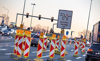 Wegen der Bauarbeiten an der Bahnhofsbrücke in Paderborn ändert sich hier immer mal wieder die Straßenführung. (Archivfoto) - Niklas Tüns Wegen der Bauarbeiten an der Bahnhofsbrücke in Paderborn ändert sich hier immer mal wieder die Straßenführung. (Archivfoto) - Niklas Tüns