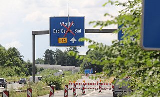 Die Abfahrt Vlotho ist weiter gesperrt: Fahrtrichtung Dortmund auf der Weserflutbrücke der A2 im Kreuz Bad Oeynhausen. - Ulf Hanke