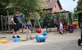 Ein Parcours lädt zum Spielen ein. - Elke Niedringhaus-Haasper