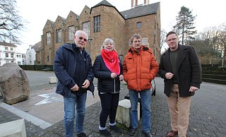 Sie rufen zur Demo auf und finden: "Bad Oeynhausen ist bunt!". Rüdiger Beinroth (v.l.) und Annette Bretall vom Bündnis für Vielfalt, Integrationsratsvorsitzender Thomas Heilig und Kevin Potter, Pressereferent des Kirchenkreises Vlotho. - Ulf Hanke
