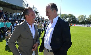 Auch Thomas Hagedorn (links) und Clemens Tönnies haben ihren EM-Tipp abgegeben. - Jens Dünhölter