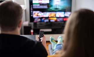 In der Flut der Streaming-Anbieter gibt es für Fans und Kritiker des Valentinstags allerlei Serien zu entdecken. - (c) Copyright 2021, dpa (www.dpa.de). Alle Rechte vorbehalten In der Flut der Streaming-Anbieter gibt es für Fans und Kritiker des Valentinstags allerlei Serien zu entdecken. - (c) Copyright 2021, dpa (www.dpa.de). Alle Rechte vorbehalten