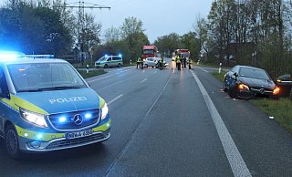 Beim Abbiegen übersieht der Fahrer einen Mercedes. - Polizei Minden-Lübbecke