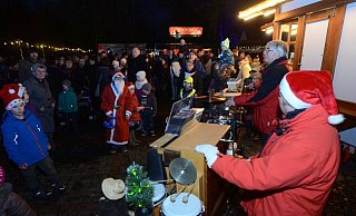 Stimmungsvoll: Auch Brunos Drehorgelmusik kam bei den Dezemberträumen immer gut an. - Archiv Joern Spreen-Ledebur