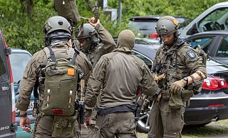 Ein Spezialeinsatzkommando (SEK) der Polizei war im Sommer schnell an der Bielefelder Rosenhöhe zur Stelle und konnte den Amokläufer nach nur 15 Minuten fassen. - Oliver Krato