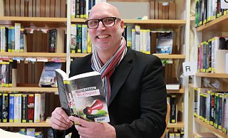 Im Hauptberuf ist Christian Jaschinski Lehrer, nebenbei kann er beim Schreiben seiner Passion nachgehen und spannende Kriminalfälle entwickeln. - Knut Dinter