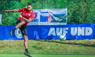 Mitch Kniat ist seit Juni Cheftrainer bei Arminia Bielefeld - und wurde zunächst kritisch beäugt. - Sarah Jonek