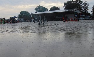Land unter am Donnerstag: Der Turnierplatz auf dem Hof Meyer zu Hartum. - Dirk Kröger