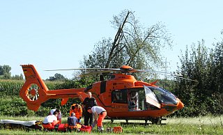 Auch ein Rettungshubschrauber ist aktuell in Verl im Kreis Gütersloh im Einsatz. - Matthias Gans