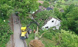 Wie stark der Tornado war, der am Freitag Lütmarsen heimgesucht hat, ist bislang noch nicht geklärt. - Thomas Kube