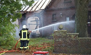 Die Feuerwehr kann nur von außen löschen. - Charlotte Mahncke