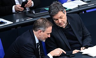 Christian Lindner (l.), Bundesfinanzminister, und Robert Habeck, Vizekanzler und Bundesminister für Wirtschaft und Klimaschutz, müssen endlich zusammenarbeiten, meint unser Autor. - dpa