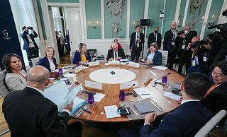 Außenminister-Gipfel: Annalena Baerbock (Deutschland, vl.), Liz Truss (Großbritannien), Melanie Joly (Kanada), Josep Borrell (EU-Außenbeauftragter), Victoria Nuland (USA), Yoshimasa Hayashi (Japan), Luigi Di Maio (Italien) und Jean-Yves Le Drian (Frankreich). - AFP or licensors