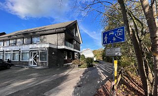 Die Anwohner am Brückenweg wotllen einen Wendehammer auf dem Schulhof für die Müllfahrzeuge. - Robert Becker