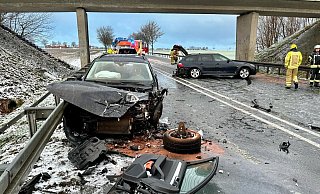 Am frühen Morgen stießen ein BMW und ein Passat auf der L776 zusammen. - Ralph Meyer
