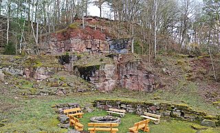 Der Steinbruch in Lüchtringen wurde wieder erlebbar gemacht. Das Areal wurde als Informations-, Freizeit- und Naherholungseinrichtung in viel Eigenleistung hergerichtet. - Thomas Kube