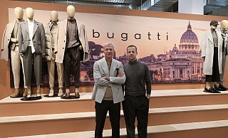 Florian Wortmann (r.) kam von der Ahlers-Marke Baldessarini und unterstützt Julius Brinkmann und die gesamte Geschäftsführung von Bugatti nun als Chief Brand Manager. Damit ist er für die Entwicklung der Marke Bugatti verantwortlich. - Frank-Michael Kiel-Steinkamp