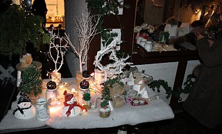 Auf die anheimelnde Atmosphäre des Weihnachtsmarktes müssen die Harsewinkeler Vereine, Einzelhändler und Gäste erneut verzichten. - Stadt Harsewinkel