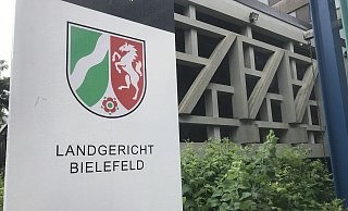 Mit ihren illegalen Geschäften sollen die Angeklagten laut Staatsanwaltschaft rund 730.000 Euro erwirtschaftet haben. Der Prozess wird am 28. Oktober fortgesetzt. - Anke Schneider