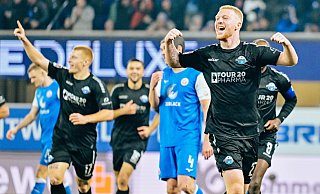 Beim 3:0-Hinspielsieg gegen Rostock ließ der SC Paderborn seine Muskeln spielen. Hier feiert SCP-Akteur Kai Klefisch seinen Treffer zum 3:0-Endstand. - BESIM MAZHIQI