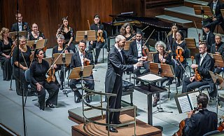 Das Orchester beim vierten Symphoniekonzert mit Werken von Respighi, Tschaikowsky und Schostakowitsch. - Sarah Jonek