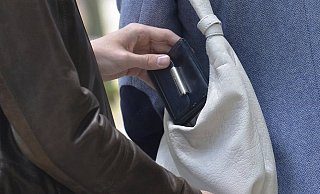 Die Polizei warnt vor Trickdieben, die im Kreis unterwegs sind. - Verwendung Weltweit