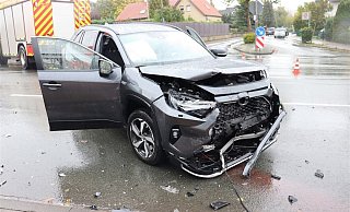 Zu einem Zusammenstoß ist es am Freitagmittag an der Kreuzung Mindener Straße / Magdeburger Straße in Herford gekommen. - Polizei Kreis Herford