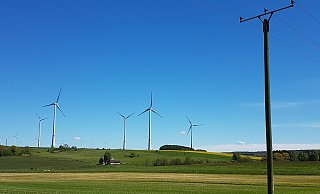 Windräder produzieren rund um Lichtenau Strom. Erneuerbare Energien sind wichtig für die Gewerbesteuereinnahmen der Energiestadt. - Birger Berbüsse