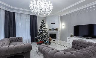 Serien mit weihnachtlichem Thema gibt es viele. Bei welchen lohnt sich das Einschalten? - Symbolbild: Pexels/Max Rahubovskiy
