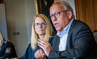Bielefelds Polizeipräsidentin Sandra Müller-Steinhauer und Oberbürgermeister Pit Clausen beim Pressegespräch. - Sarah Jonek