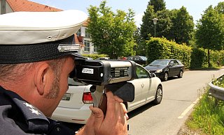 Die Paderborner Polizei führte am Heinz-Nixdorf-Ring Geschwindigkeitskontrollen durch. - Wolfgang Rudolf