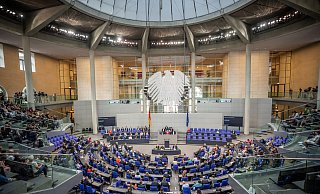 Mit der Reform des Wahlrechts soll die Größe des Bundestags stark reduziert werden - um mehr als 100 auf maximal 630 Parlamentarier. - Michael Kappeler/dpa