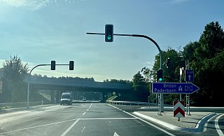 Mehrere Versuche, die A33-Anschlussstelle in Paderborn-Sennelager sicherer zu gestalten, scheiterten. Jetzt regeln Ampeln dort den Verkehr. - Jens Reddeker