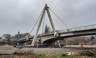 Wenn es nach einigen Mitgliedern des Höxteraner Ortsausschusses geht, bleibt die Weserbrücke während der LGS für schwere Lkw und Schwerlasttransporte gesperrt. - David Schellenberg