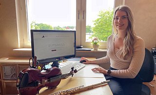 Musikschulleiterin Samira Hördemann setzt auf die neuen Medien. - Musikschule Warburg