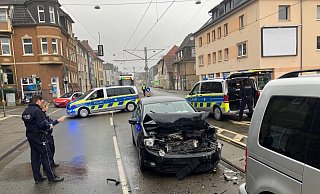 Unfall auf der Detmolder Straße stoppt den Stadtbahnverkehr. - Jens Reichenbach
