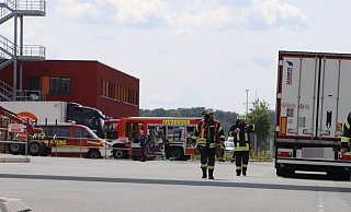 Größerer Feuerwehrauftrieb am 8. Juni 2021 auf dem Gelände eines Altenhagener Pharma-Großhandels. Geschah das zu Recht oder zu Unrecht? - Charlotte Mahncke