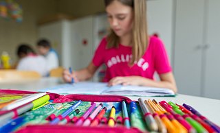 Mit einer Federmappe und Stiften ist es längst nicht getan: Der Schulstart kostet viel Geld. - dpa