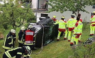 Das Auto hatte sich überschlagen. - Polizei Höxter
