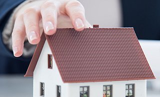 Grund- und Grunderwerbssteuer, Heizungsgesetz, Straßenausbaubeiträge, Mietpreisbremse ... - Kleinvermieter, die von Haus & Grund seit 125 Jahren vertreten werden, haben derzeit viele Sorgen. - Dpa