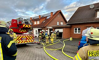 In der Garage brannte ein Müllgefäß, nachdem dort noch nicht ausreichend abgekühlte Asche eingefüllt worden war. - Ralph Meyer