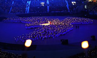 Eröffnungsfeier der Olympischen Spiele in Südkorea 2018: Tänzer und Künstler präsentieren das Showprogramm "Frieden in Bewegung". - picture alliance / Daniel Karmann/dpa